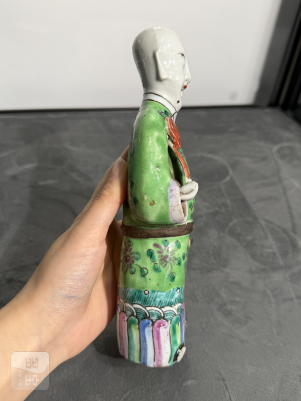 清中期粉彩童子瓷塑像 - 图4
